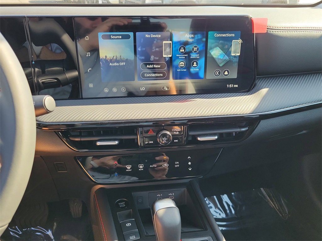 New 2026 Nissan Kicks SR image 9