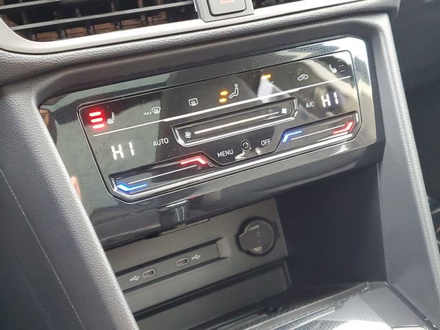 New 2026 Volkswagen Taos SE FWD image 22