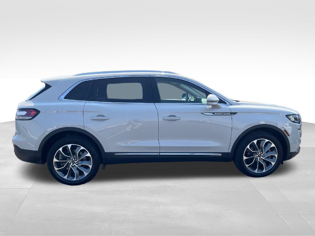 Used 2023 Lincoln Nautilus Reserve w/ Equipment Group 201A AWD/4WD image 6