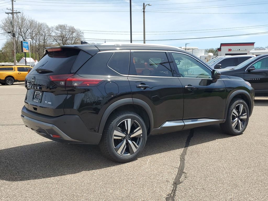 Used 2023 Nissan Rogue SL w/ SL Premium Package image 3