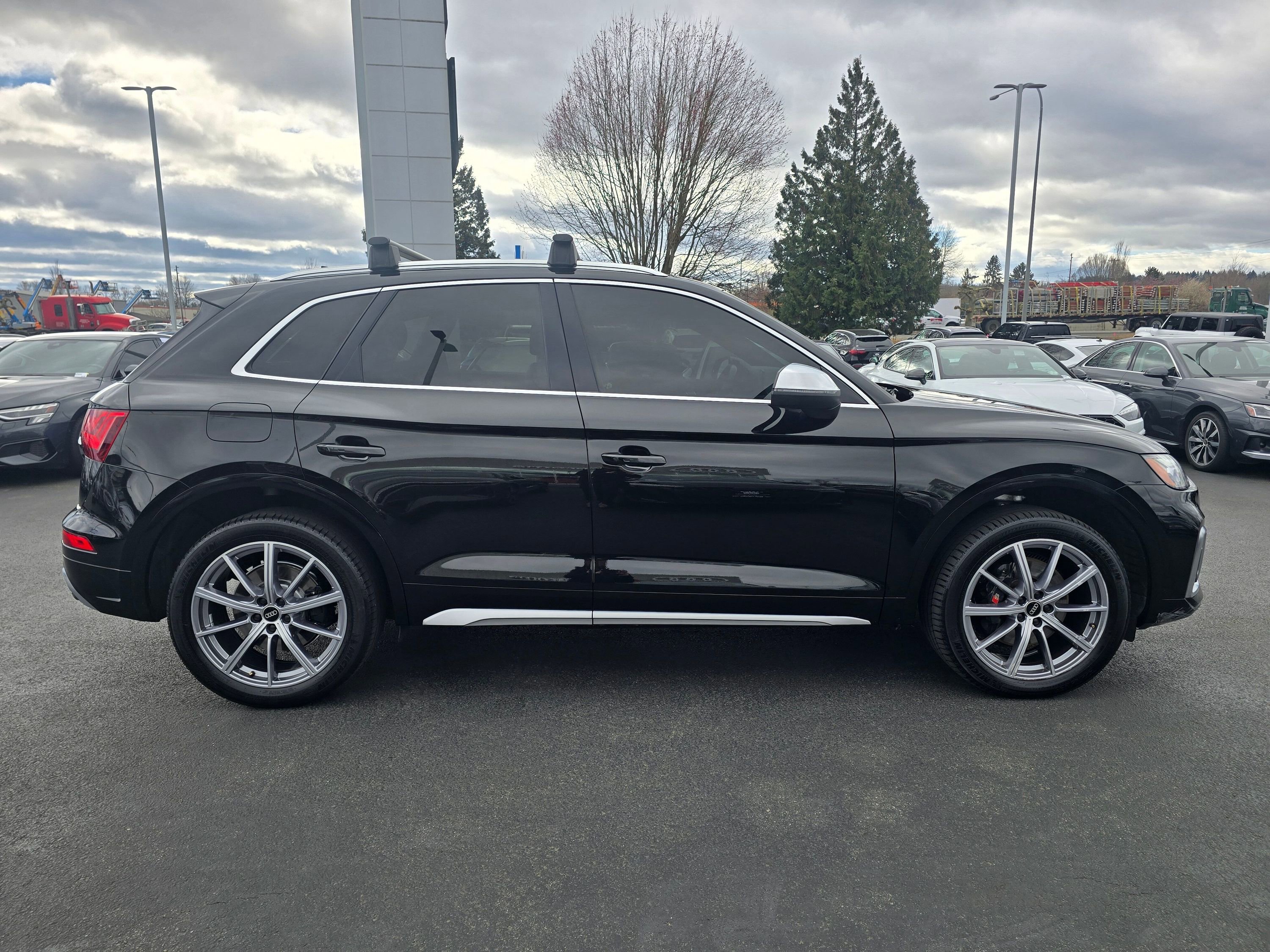 Used 2023 Audi SQ5 Premium Plus w/ Premium Plus Package AWD/4WD image 6