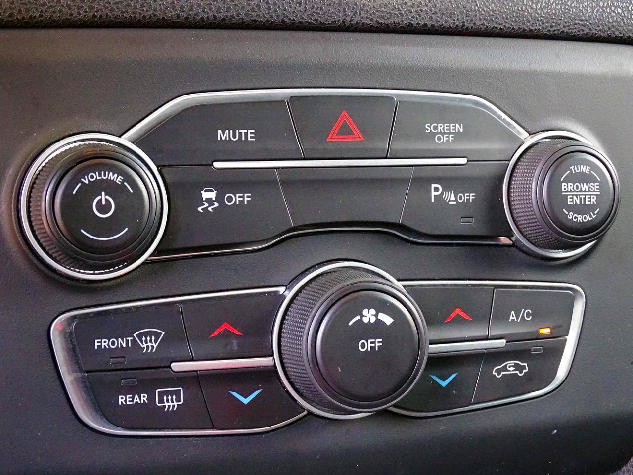 Used 2019 Dodge Charger SXT RWD image 31