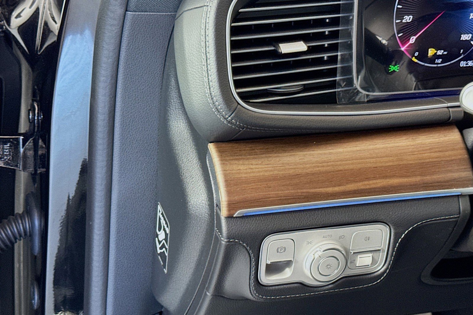 New 2025 Mercedes-Benz GLS 580 4MATIC image 10