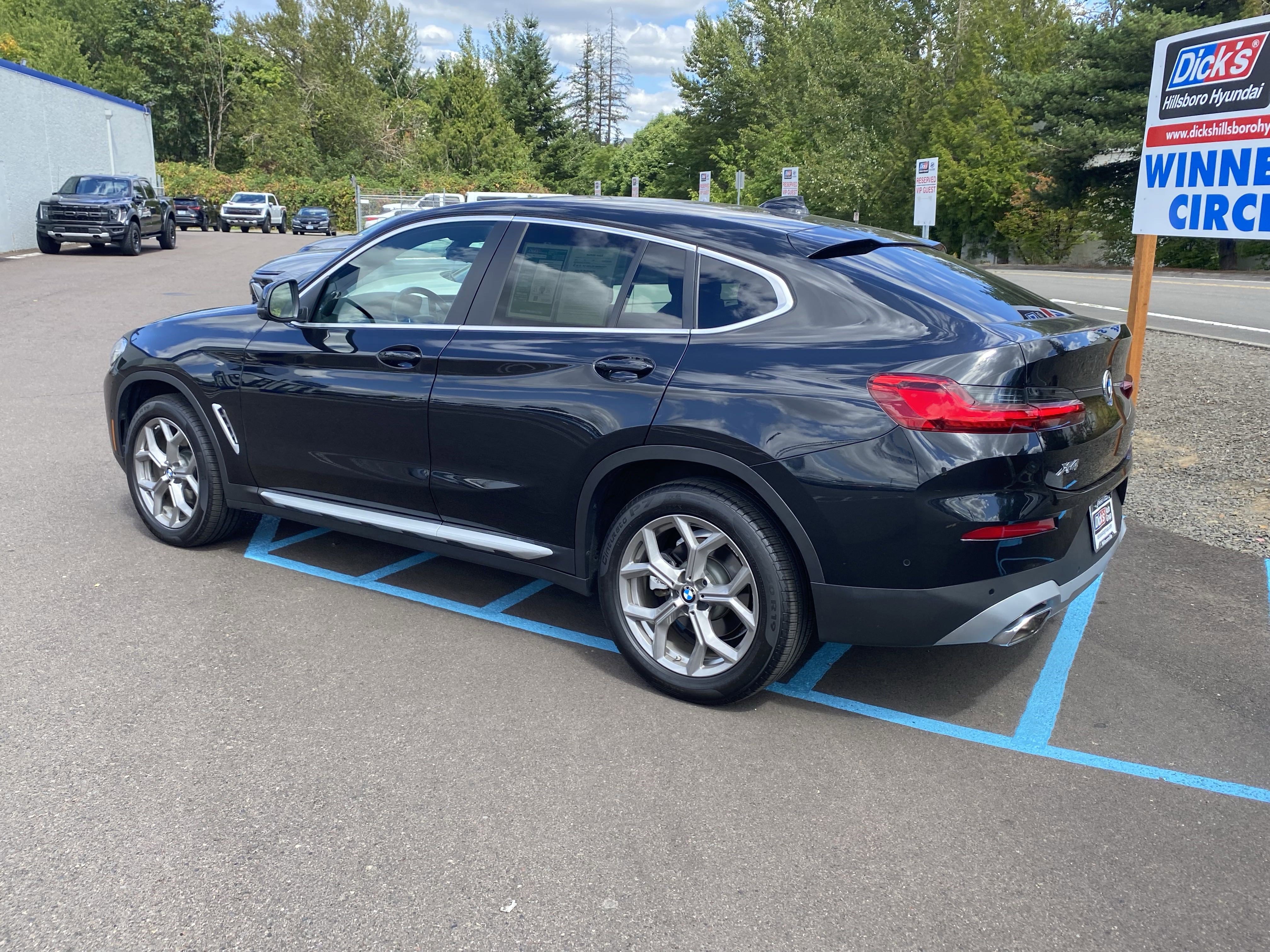 Used 2022 BMW X4 xDrive30i w/ Premium Package image 3