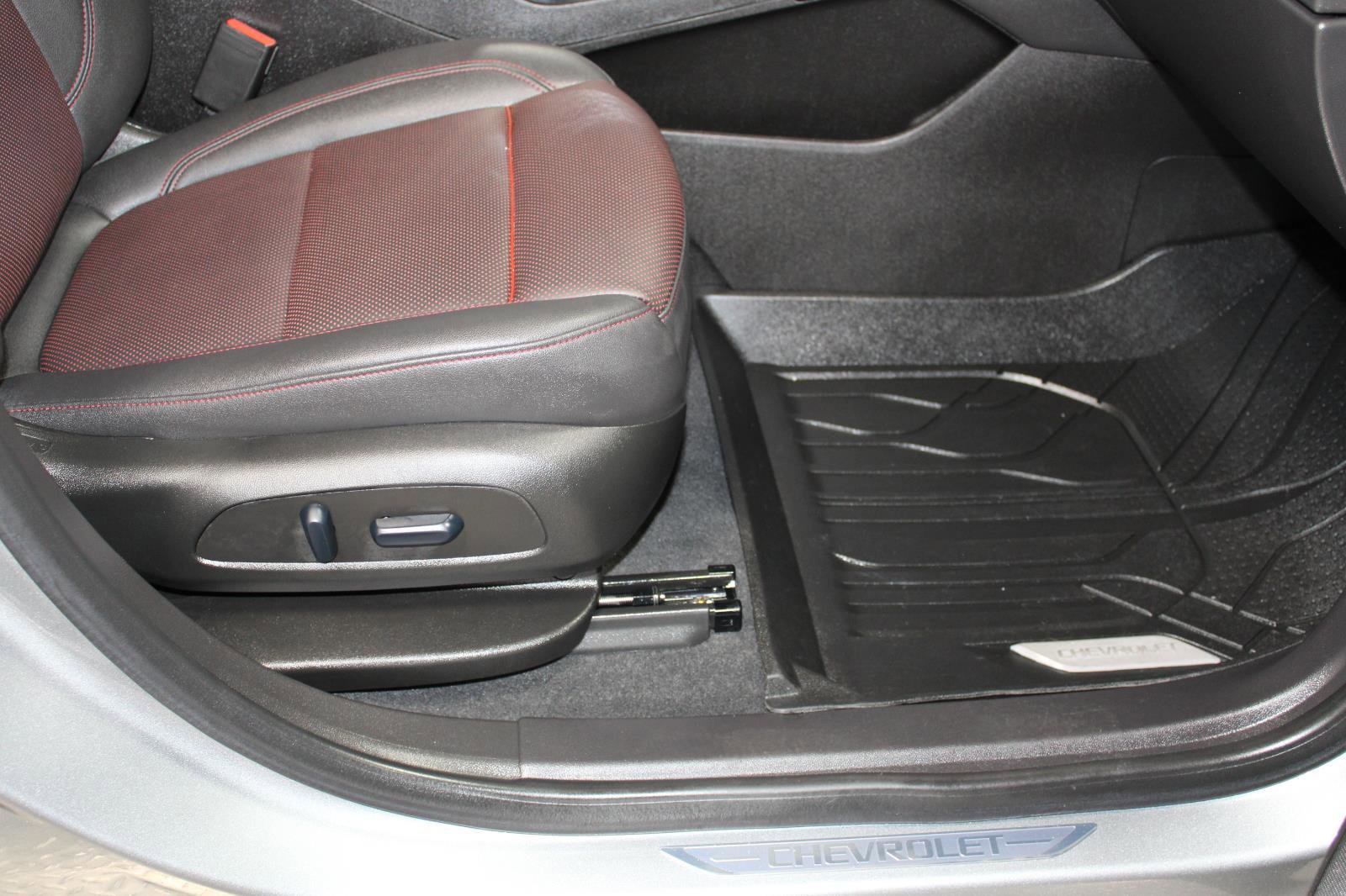 Used 2024 Chevrolet Blazer RS w/ Driver Confidence II Package FWD image 21