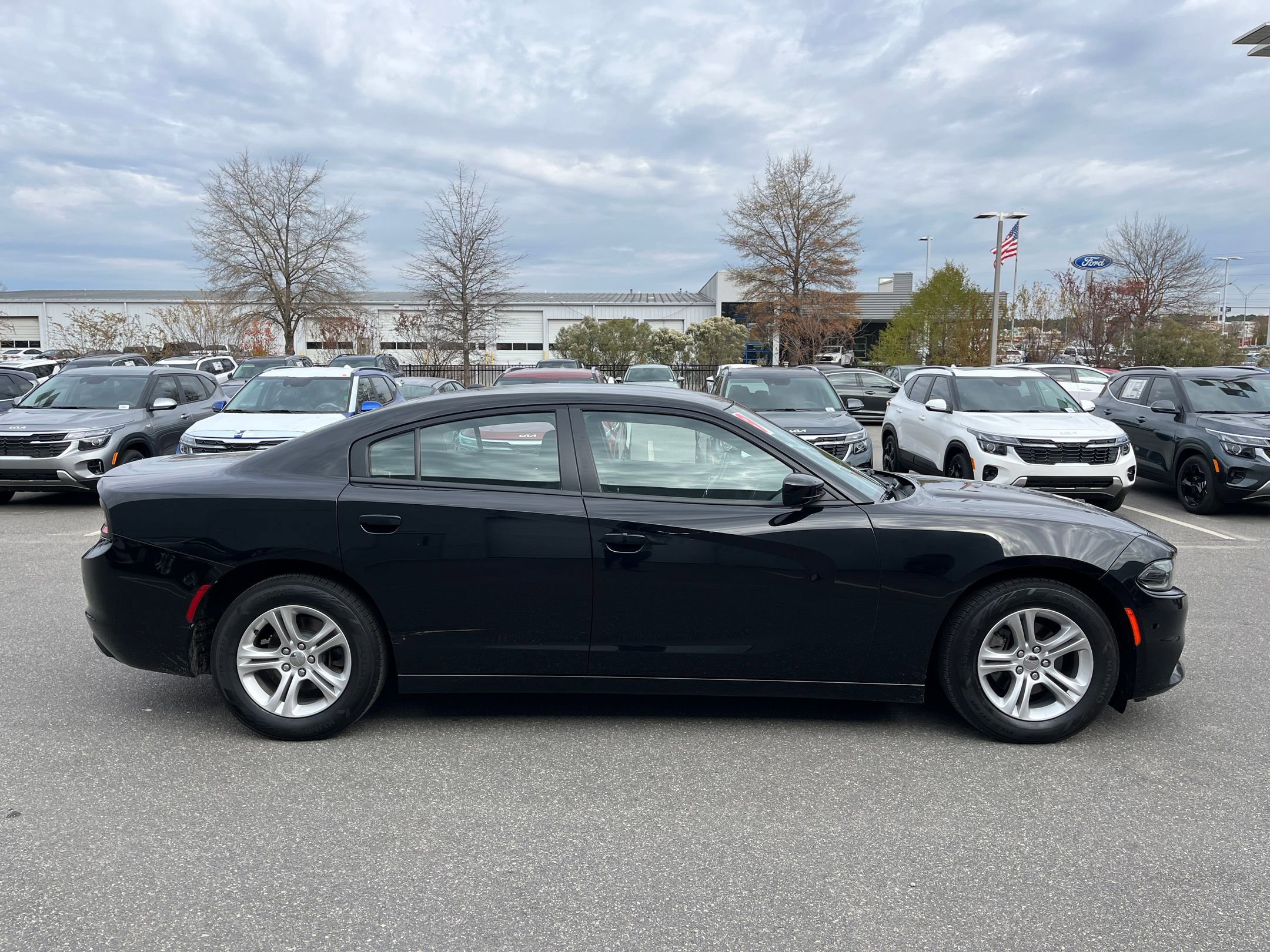 Used 2019 Dodge Charger SXT image 19
