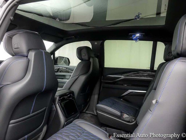 Used 2025 Cadillac Escalade IQ Luxury 1 AWD/4WD image 15
