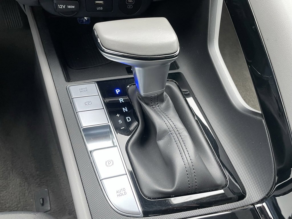 Used 2025 Hyundai Elantra SEL image 14