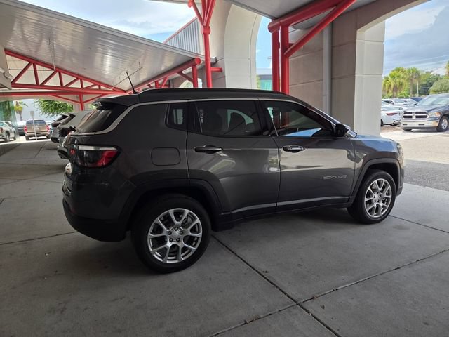 Used 2023 Jeep Compass Latitude AWD/4WD image 13