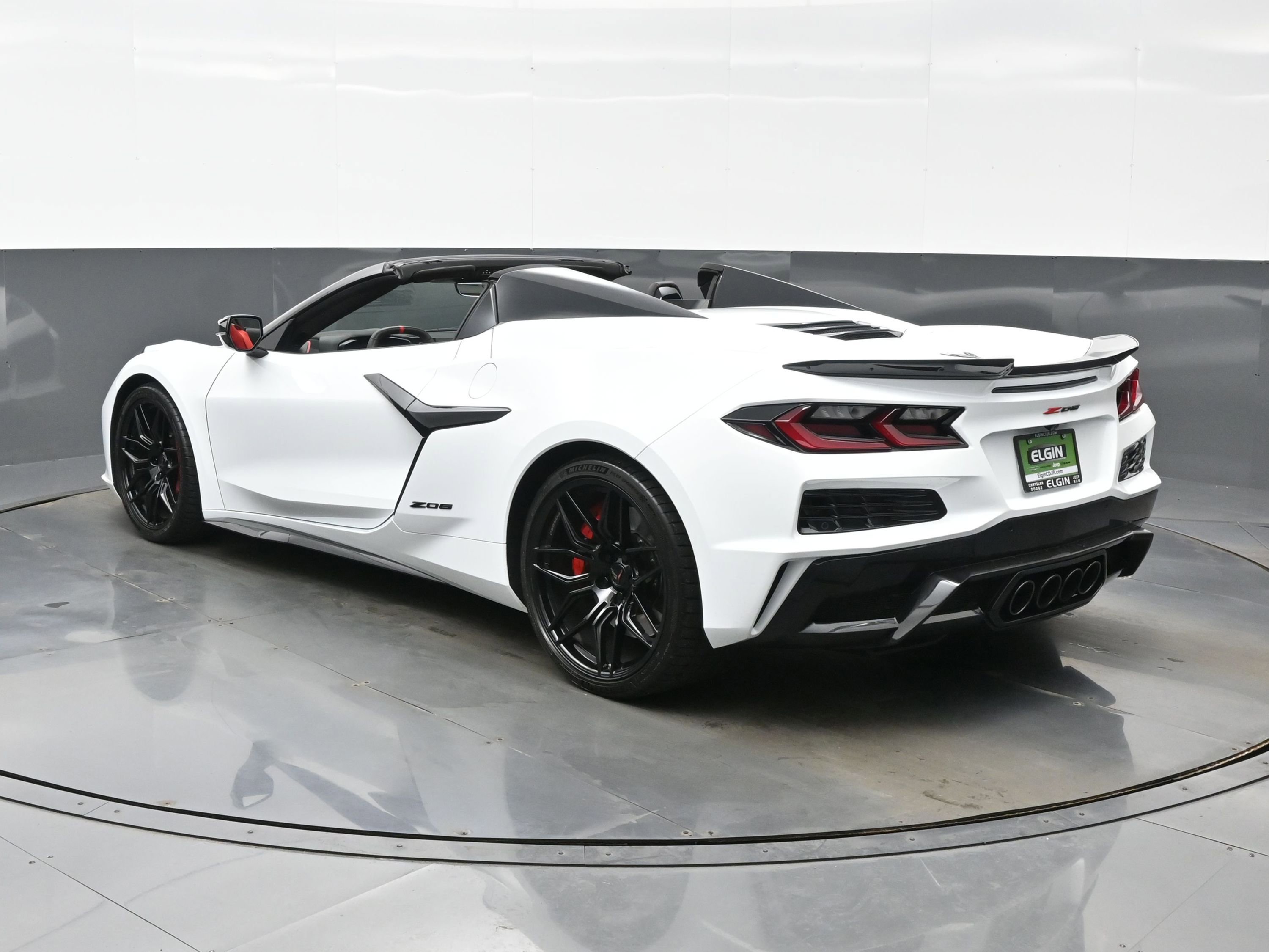 Used 2025 Chevrolet Corvette Z06 w/ Stealth Interior Trim Package RWD image 4