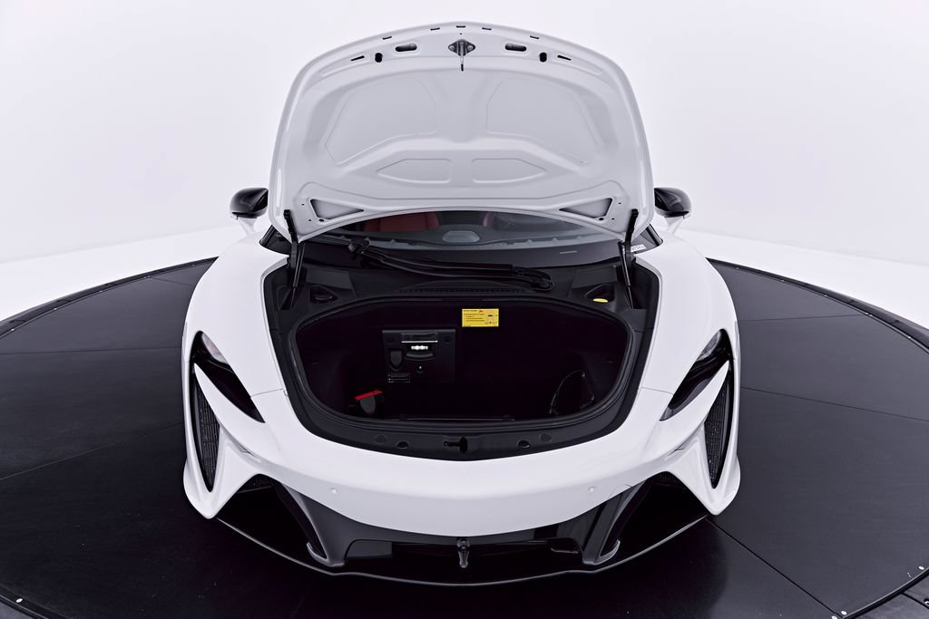 Used 2024 McLaren Artura RWD image 34