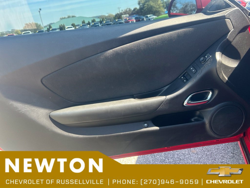 Used 2015 Chevrolet Camaro LT RWD image 8