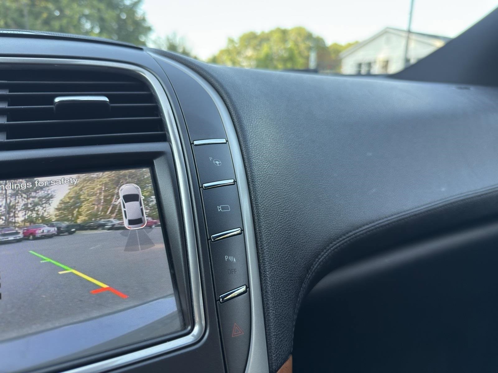 Used 2017 Lincoln MKX Reserve w/ Luxury Package image 37