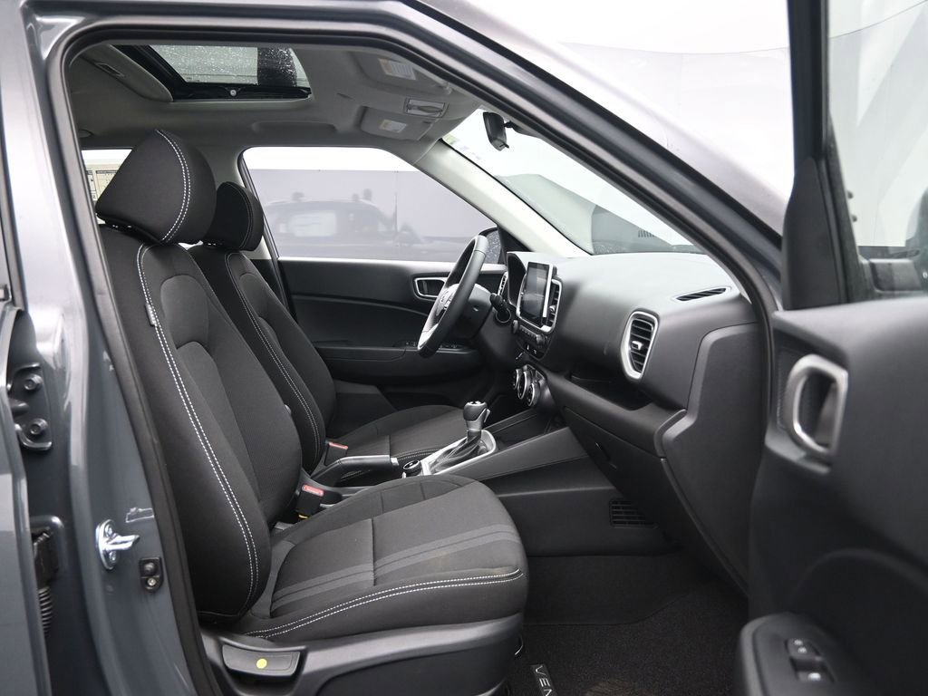 New 2026 Hyundai Venue SEL FWD image 30