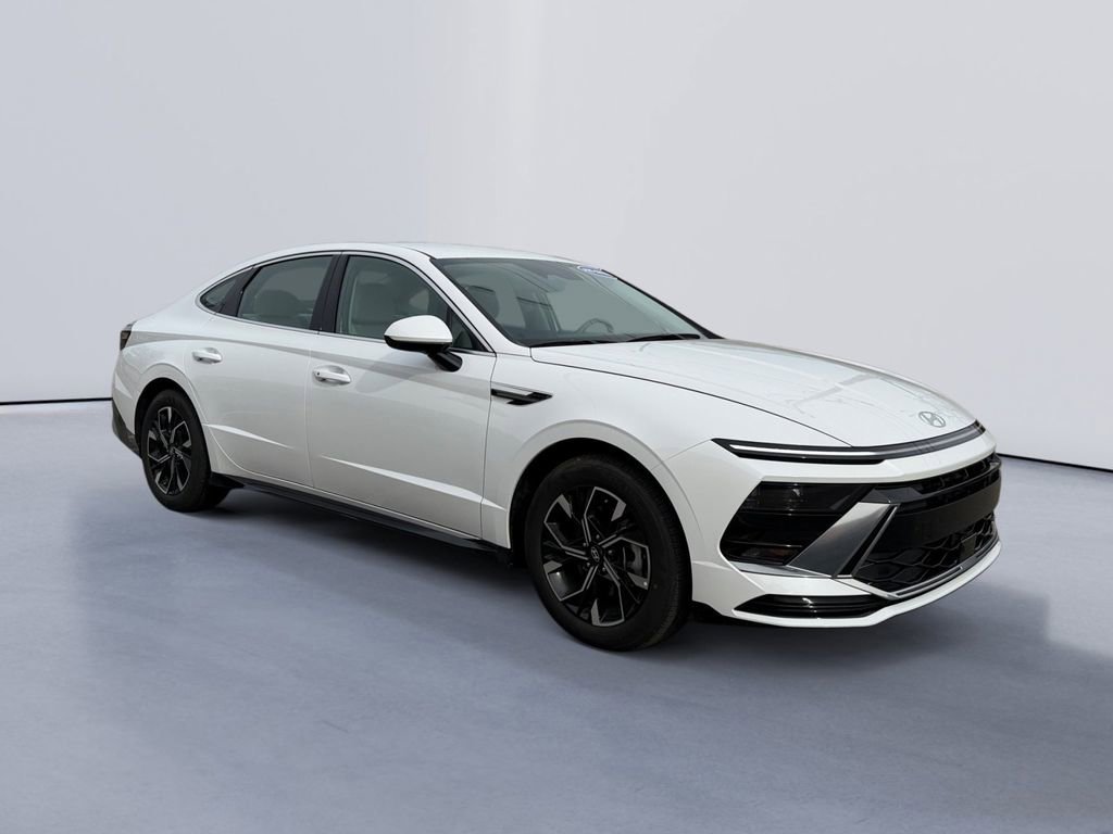 Used 2025 Hyundai Sonata SEL image 1