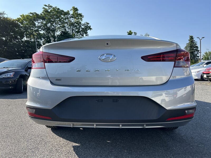 Used 2020 Hyundai Elantra SE w/ Convenience Package (C2) FWD image 5