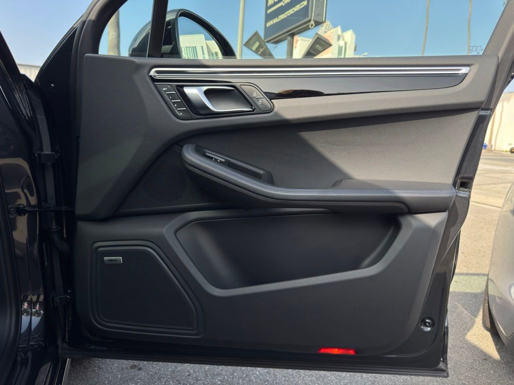Used 2022 Porsche Macan S image 29