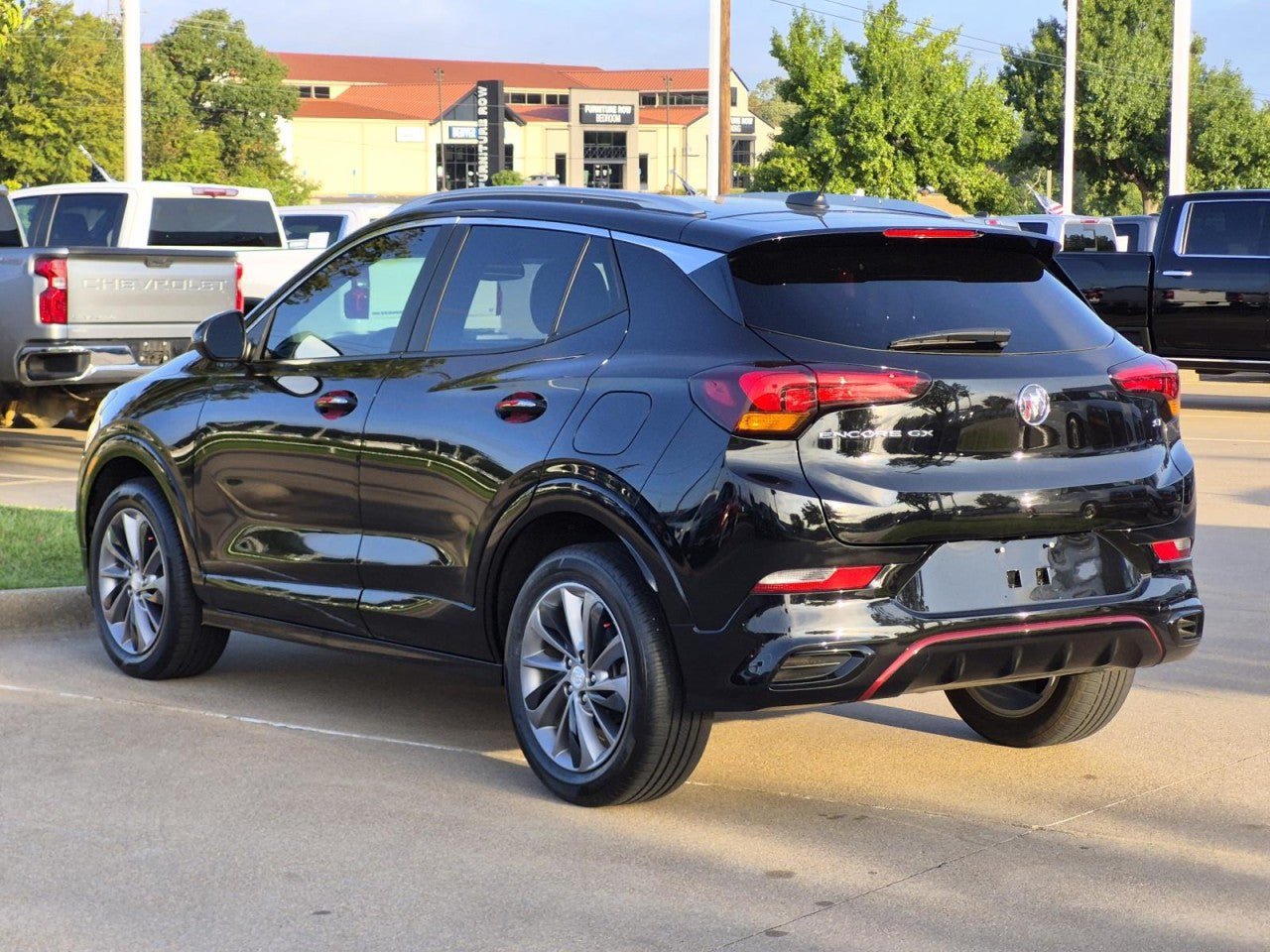 Certified 2022 Buick Encore GX Select w/ Sport Touring Package FWD image 4
