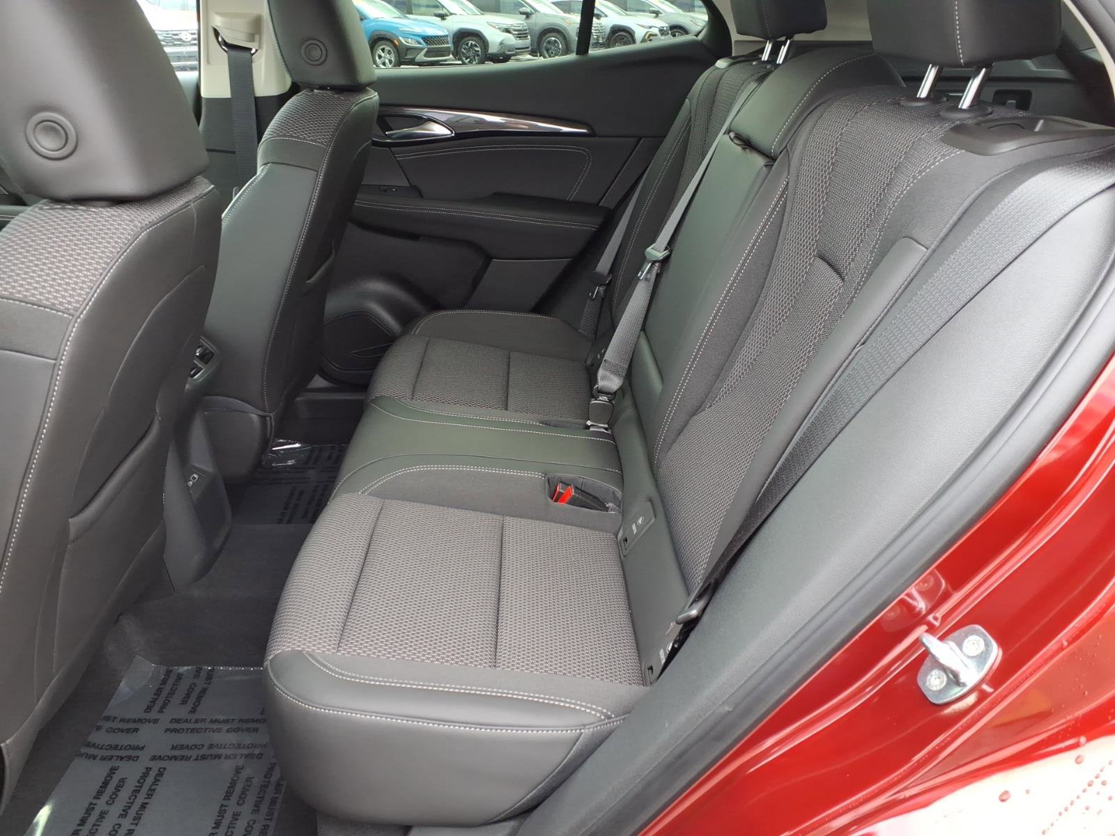 Used 2023 Buick Envision Preferred image 7