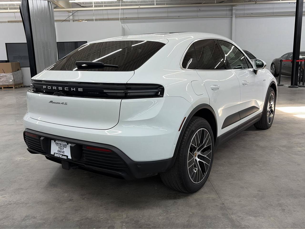 Used 2025 Porsche Macan 4S Electric w/ Premium Package AWD/4WD image 9