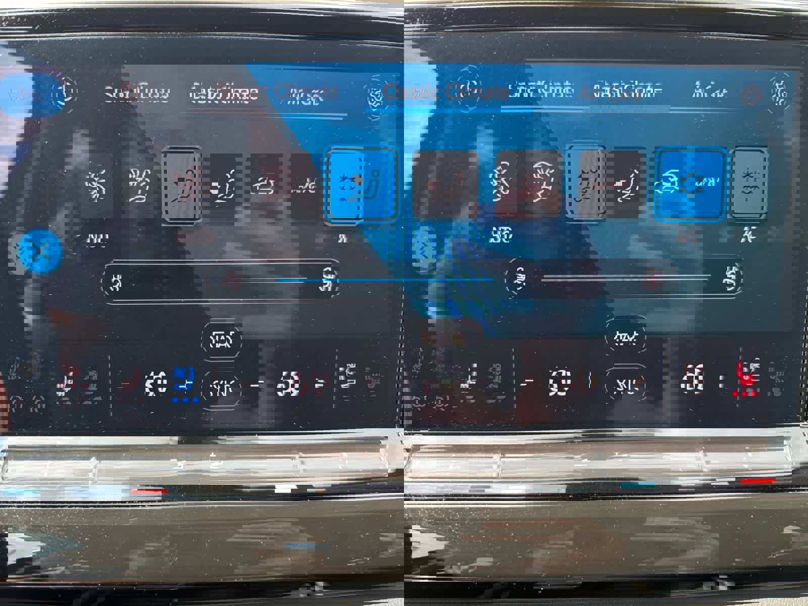 Used 2025 Volkswagen Atlas SE AWD/4WD image 17