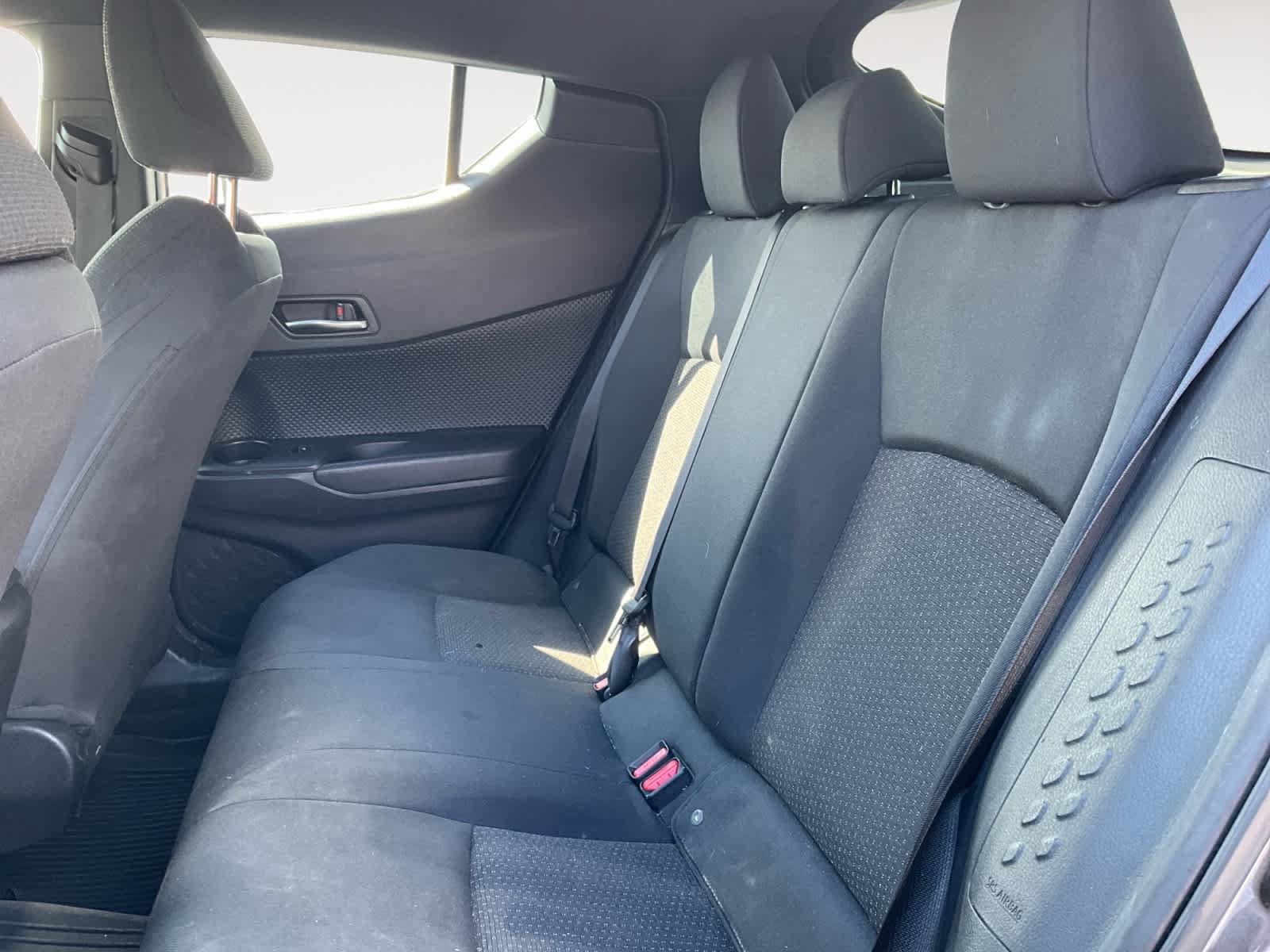 Used 2019 Toyota C-HR XLE FWD image 12