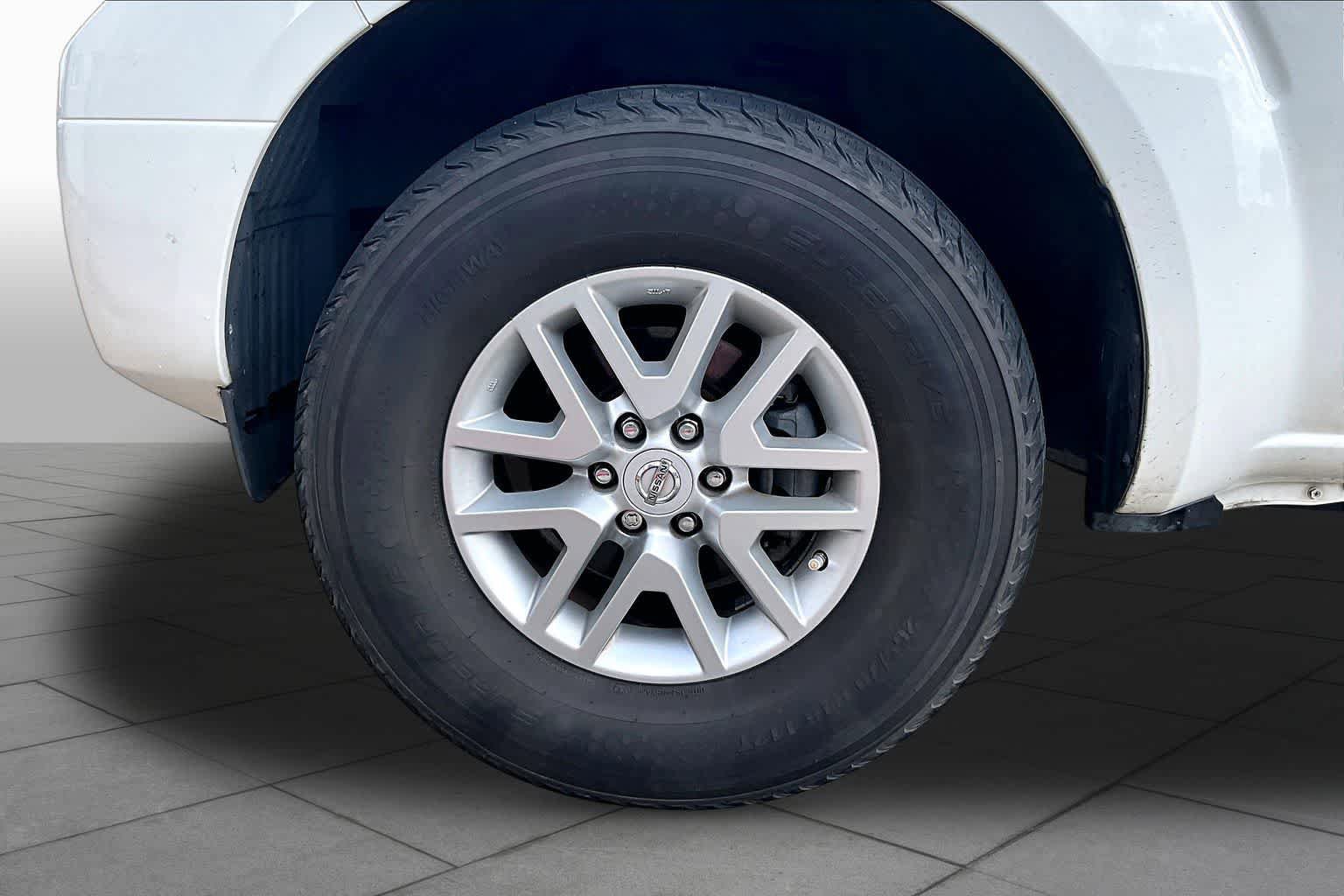 Used 2016 Nissan Frontier SV w/ SV Value Truck Package RWD image 11