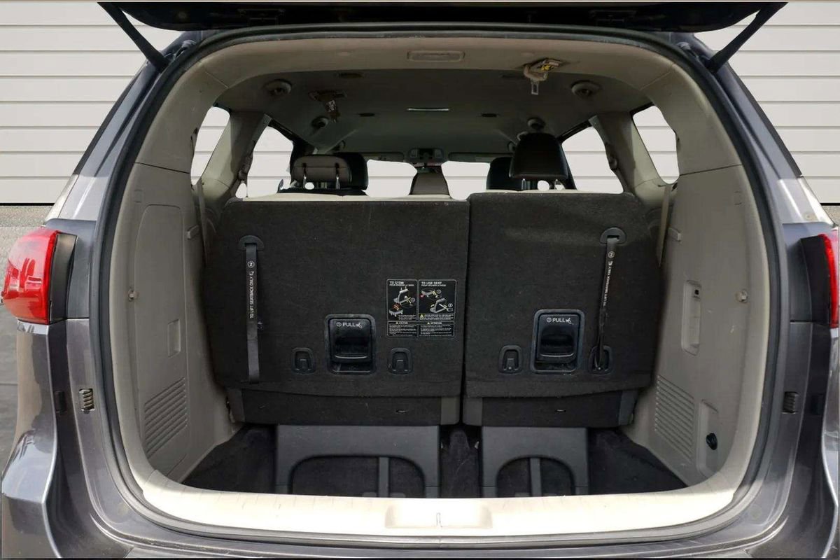 Used 2015 Kia Sedona EX FWD image 10