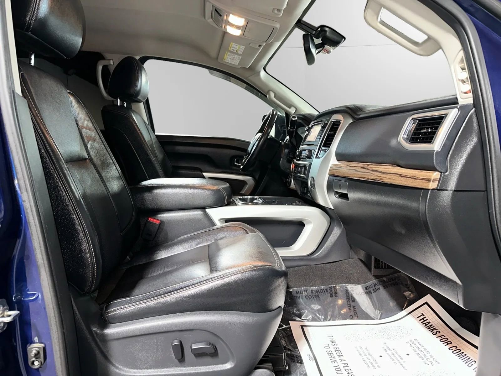 Used 2017 Nissan Titan SL image 20