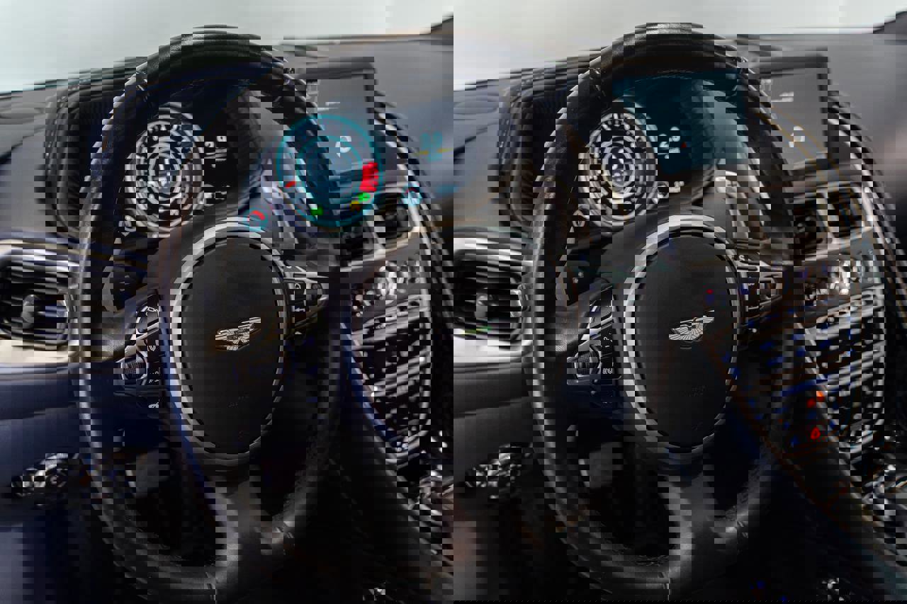 Used 2018 Aston Martin DB11 V12 image 6