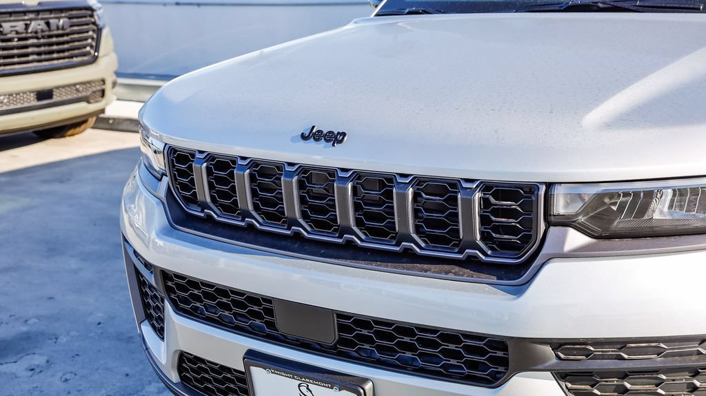 New 2026 Jeep Grand Cherokee Altitude RWD image 6