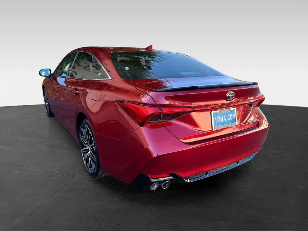 Used 2019 Toyota Avalon Touring FWD image 4