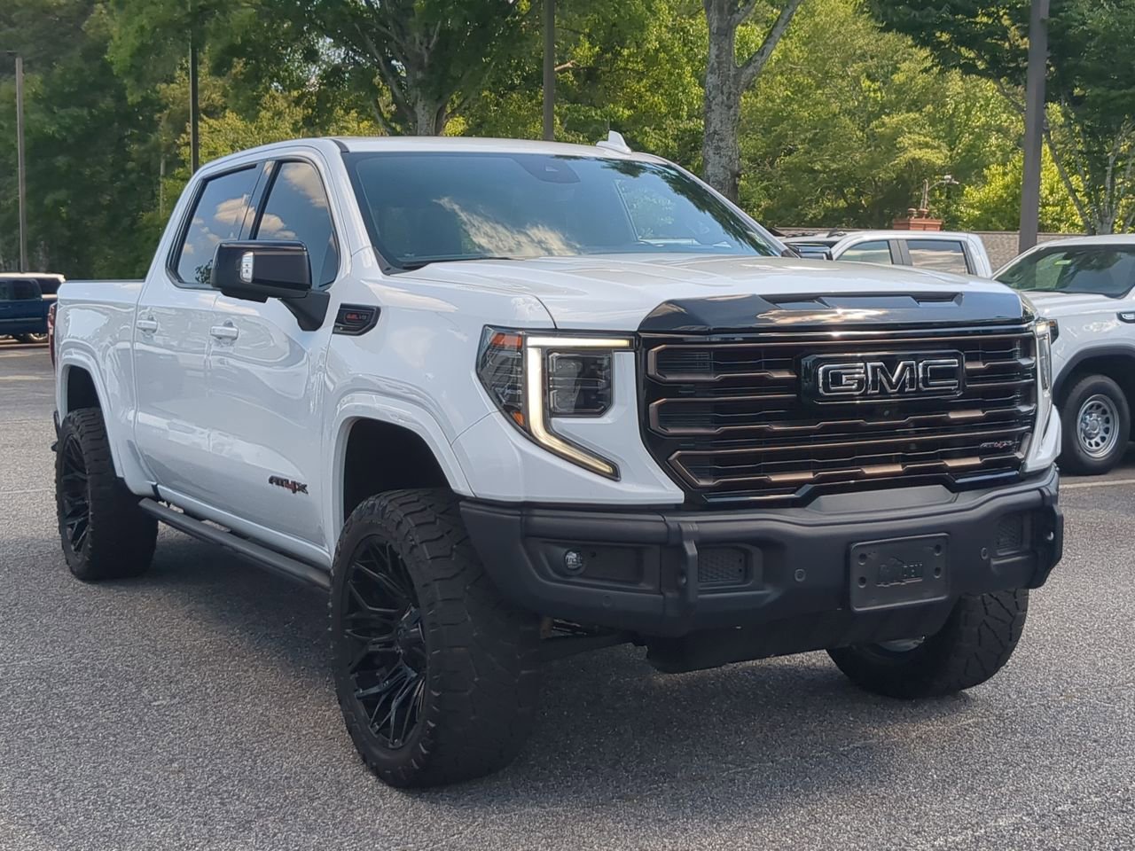 Used 2023 GMC Sierra 1500 AT4X AWD/4WD image 2