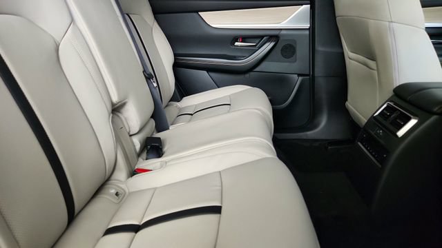 New 2026 MAZDA CX-90 Plug-In Hybrid w/ Preferred AWD/4WD image 33