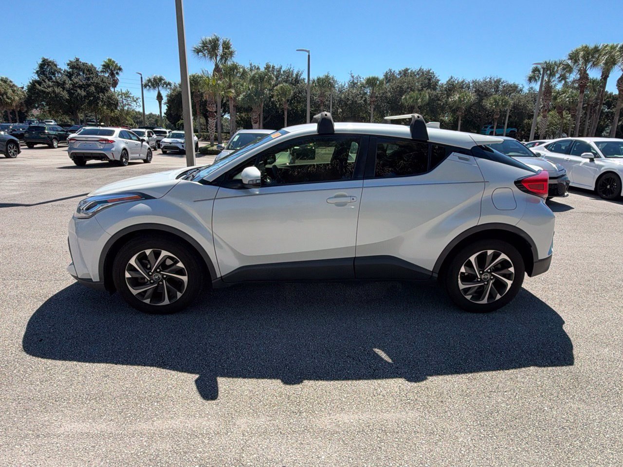 Used 2021 Toyota C-HR LE FWD image 2