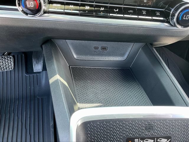 New 2027 Chevrolet Equinox LT w/ Convenience Package II FWD image 8