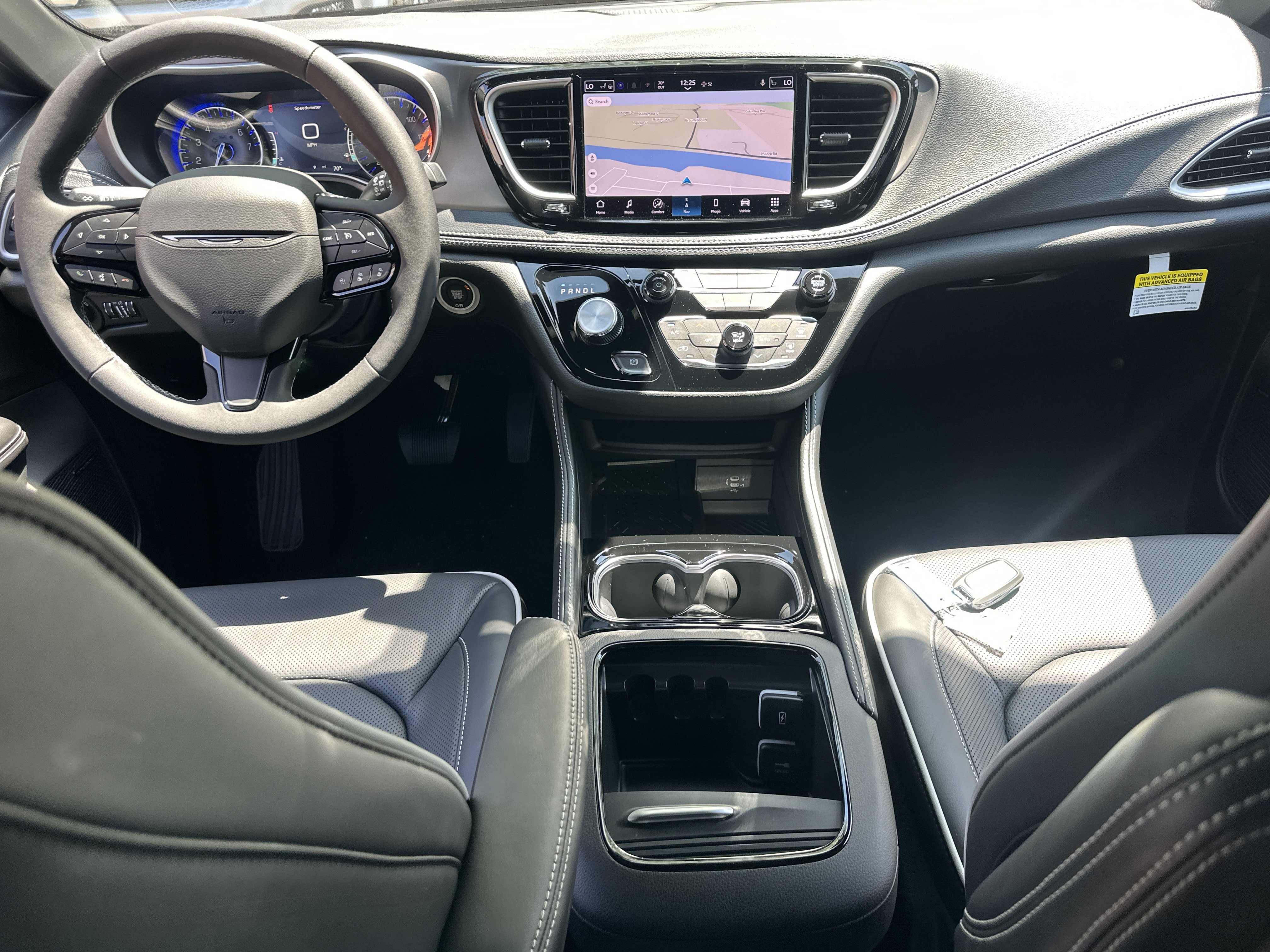 New 2027 Chrysler Pacifica Limited FWD image 32