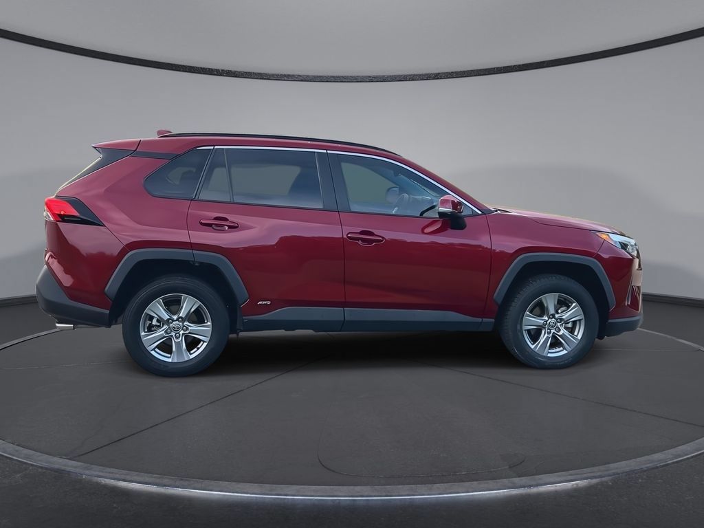Used 2022 Toyota RAV4 XLE w/ Convenience Package AWD/4WD image 9