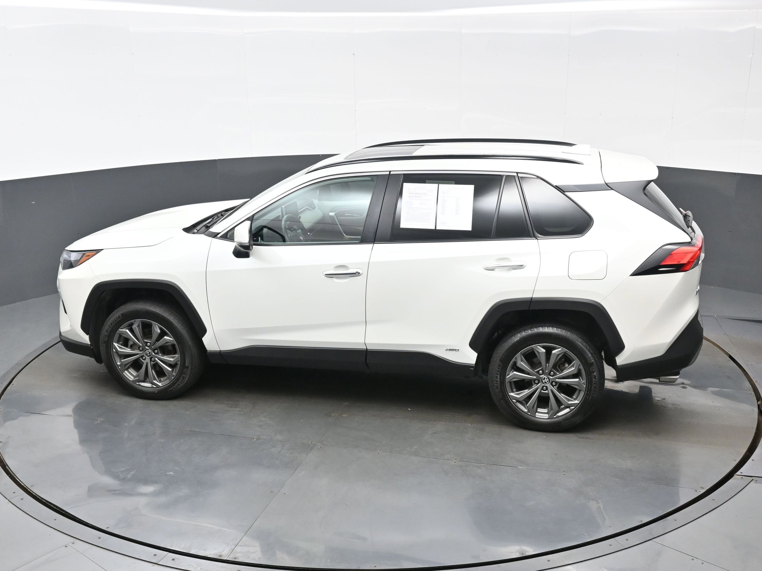 Used 2022 Toyota RAV4 Limited AWD/4WD image 39