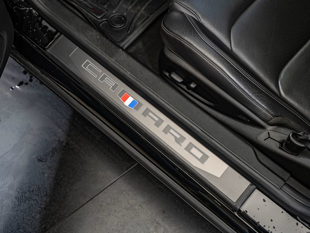 Used 2019 Chevrolet Camaro SS RWD image 38