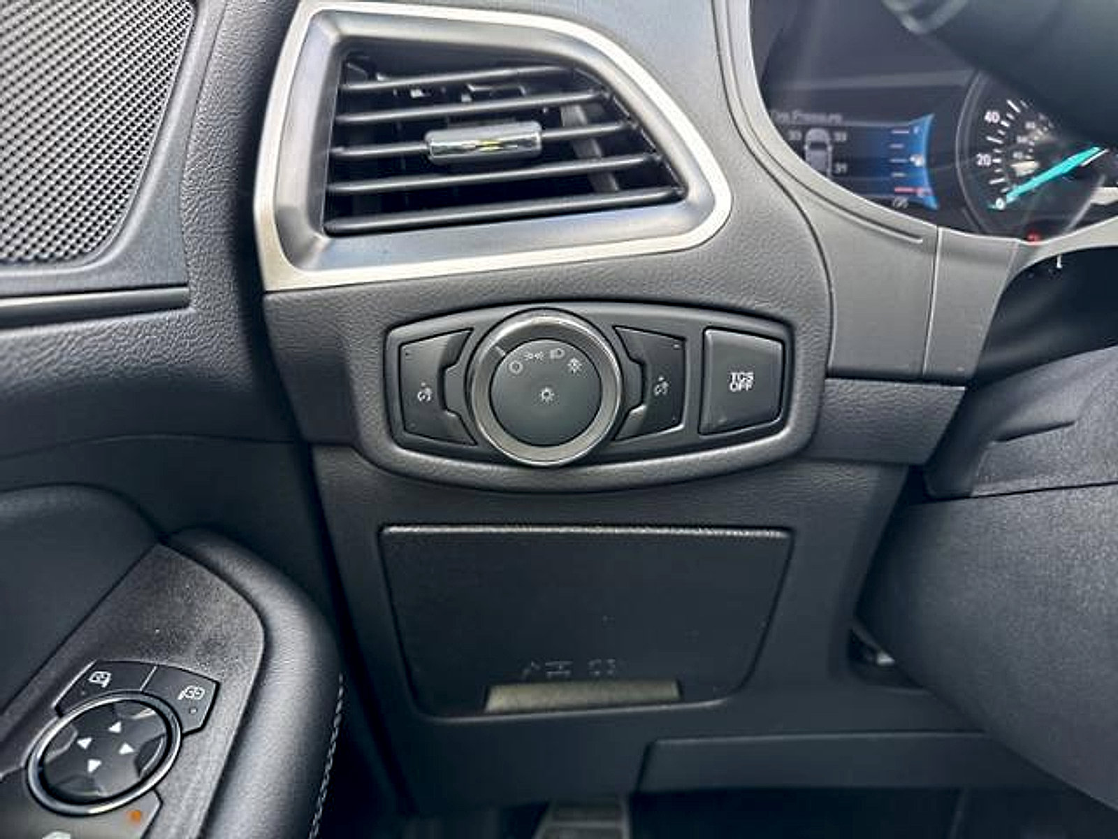 New 2024 Ford Edge SE image 15