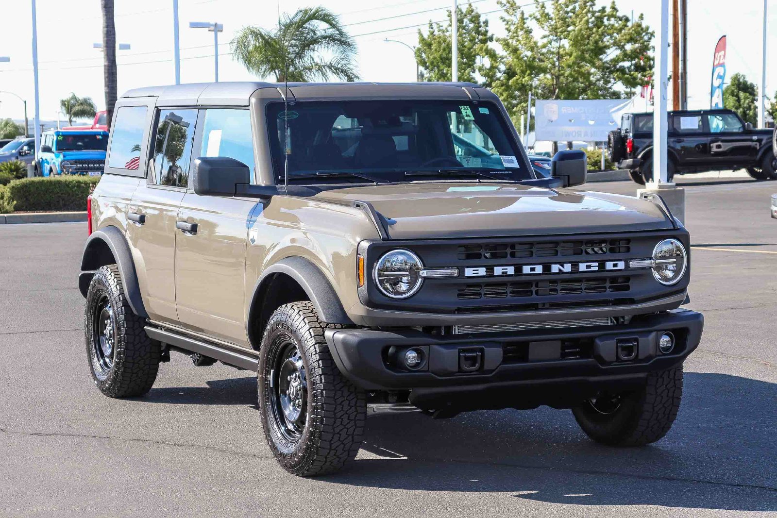 New 2026 Ford Bronco Big Bend w/ Black Diamond Package AWD/4WD image 3
