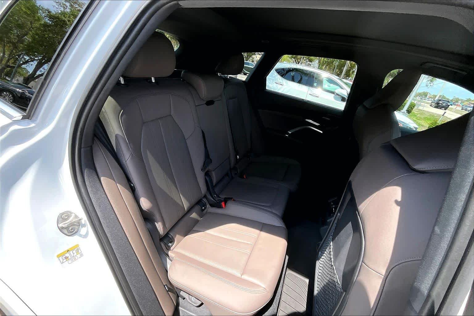 Used 2025 Audi Q5 Premium Plus w/ Premium Plus AWD/4WD image 33