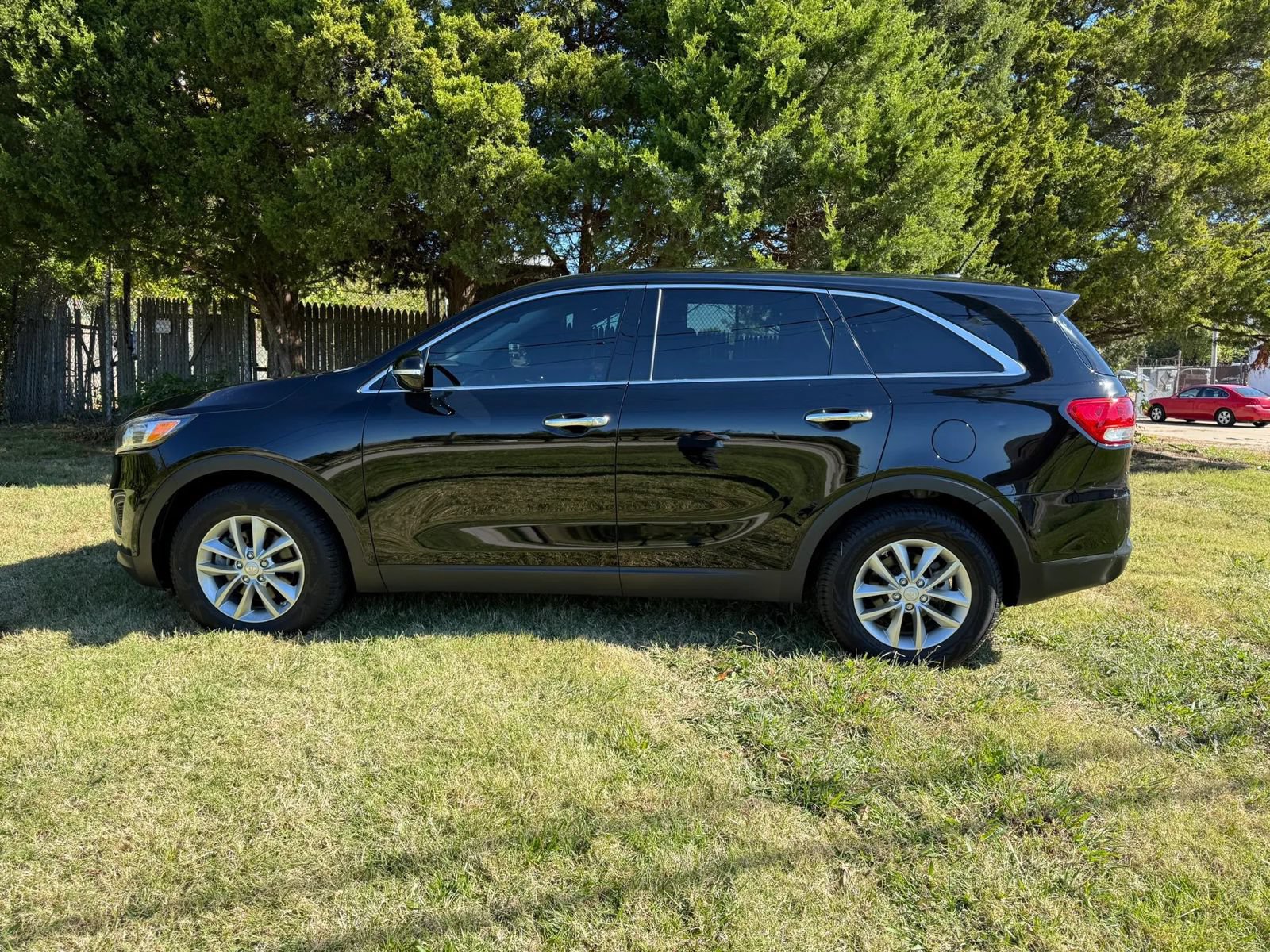 Used 2017 Kia Sorento L FWD image 3