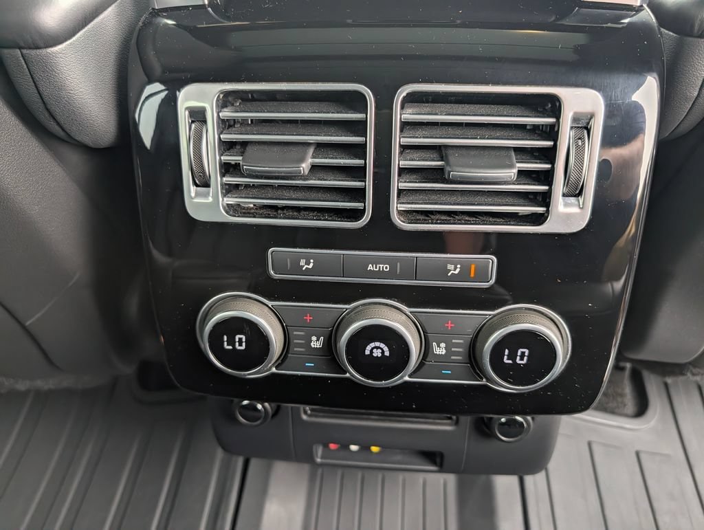 Used 2016 Land Rover Range Rover Supercharged AWD/4WD image 17
