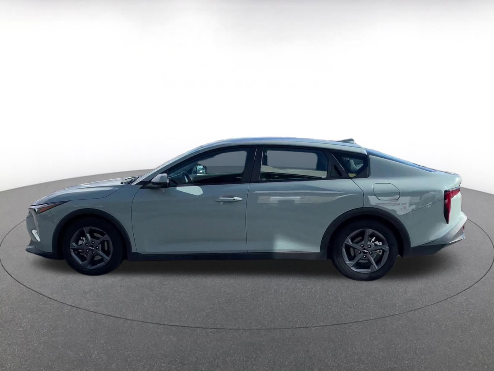 Used 2025 Kia K4 LXS image 9