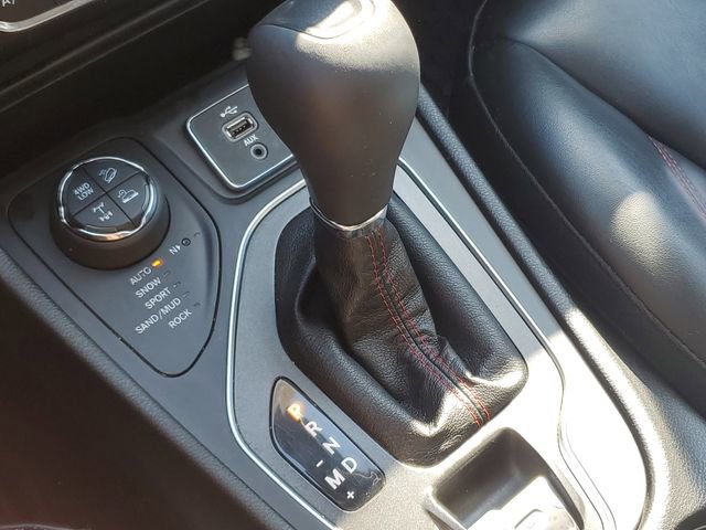 Used 2019 Jeep Cherokee Trailhawk image 31