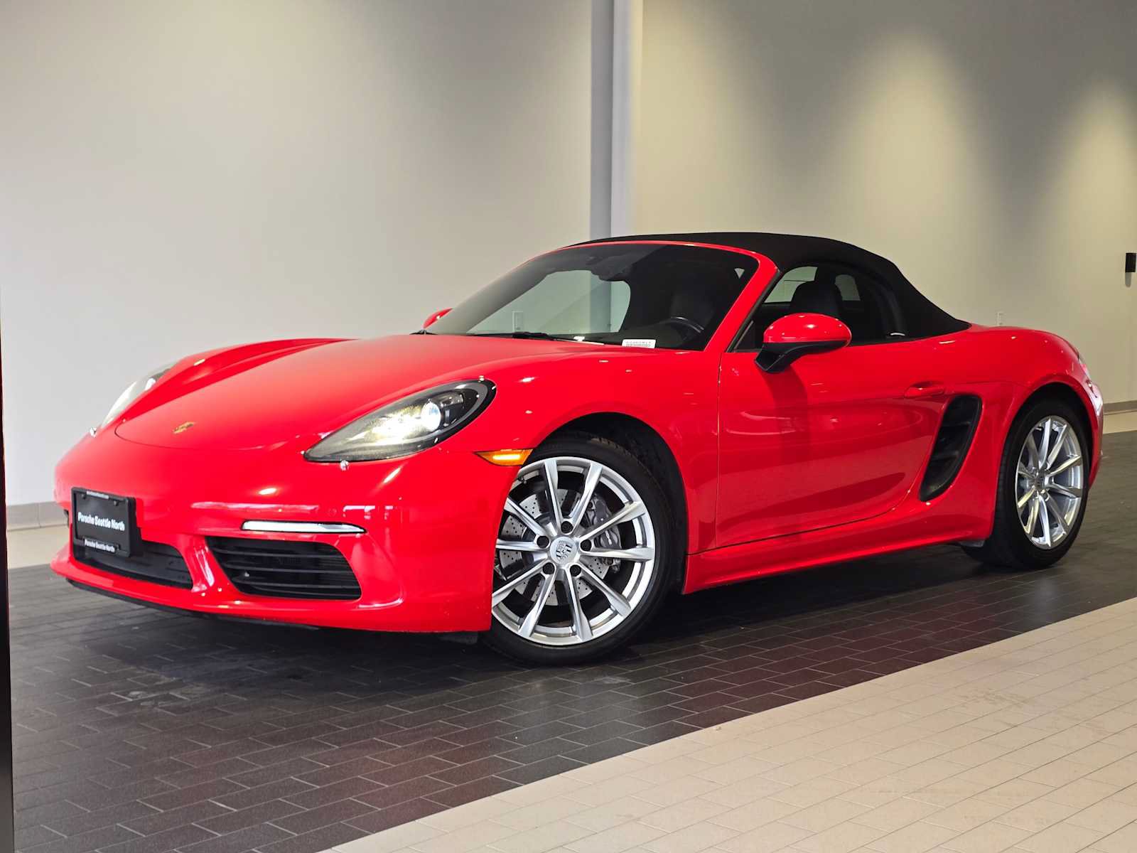 Used 2017 Porsche 718 Boxster RWD image 1