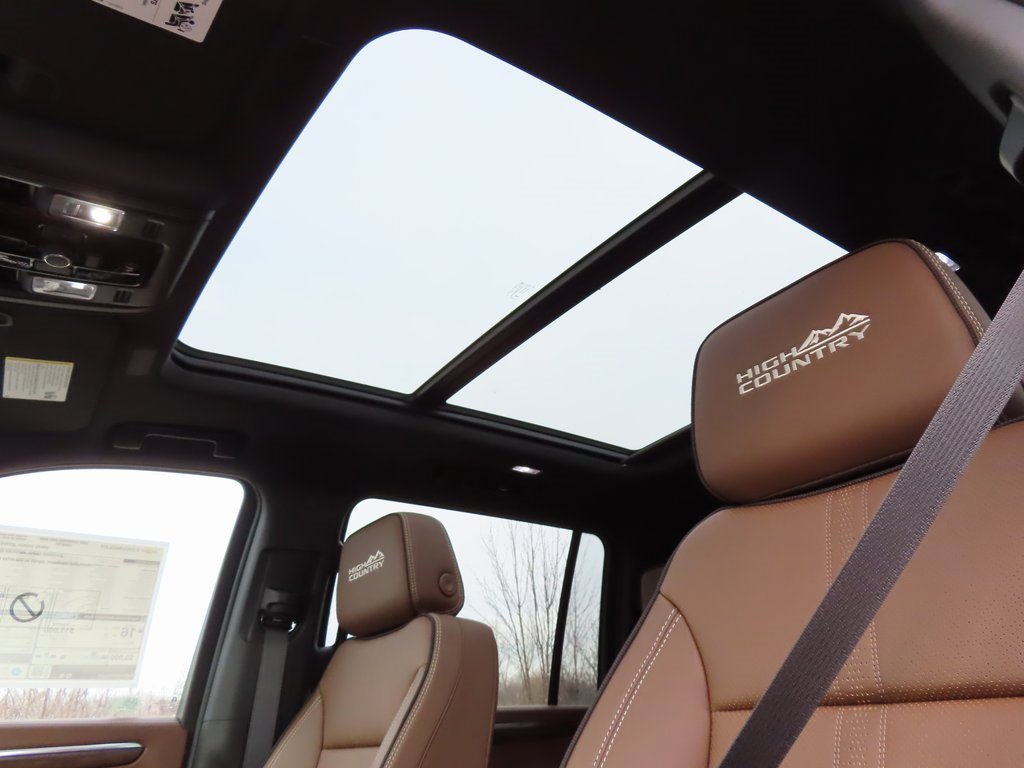 New 2026 Chevrolet Suburban High Country image 7