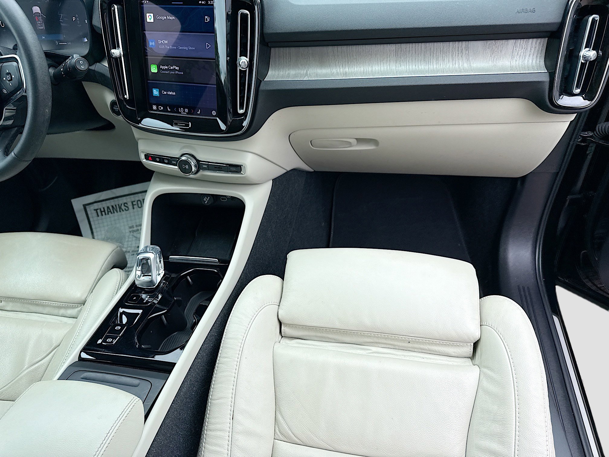 Used 2023 Volvo XC40 B5 Plus image 18